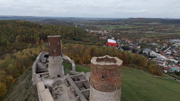 Zamek w Chęcinach z drona
