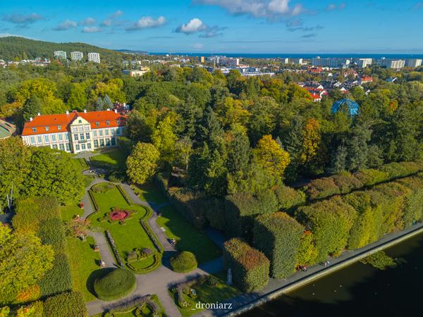 Park Oliwski podczas złotej Polskiej jesieni